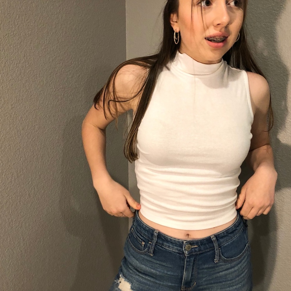 Mock turtleneck Top - without sleeves